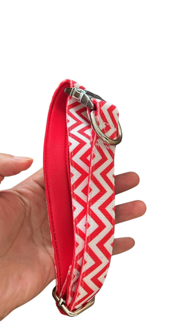 Crimson Collar (M)